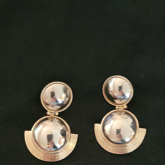Vintage RETRO-Gold Tone Double Disc Drop Earrings -Clip Ons - Picture 8 of 8